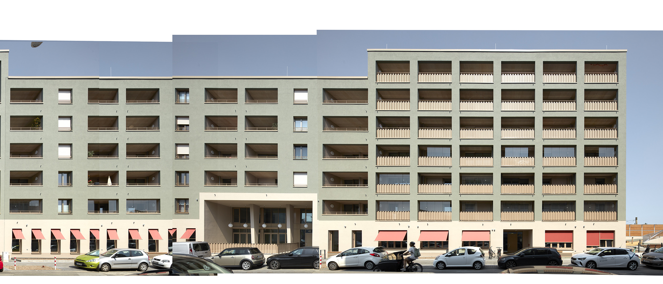 Teaser1 Foto Michael Reisch Panorama 2.Teil Nr.42-40 Wohn- und Geschaeftshaus Langhaus Braunsfeld Damrau Kusserow Architekten